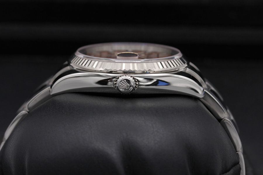 Rolex Oyster Perpetual Date 115234